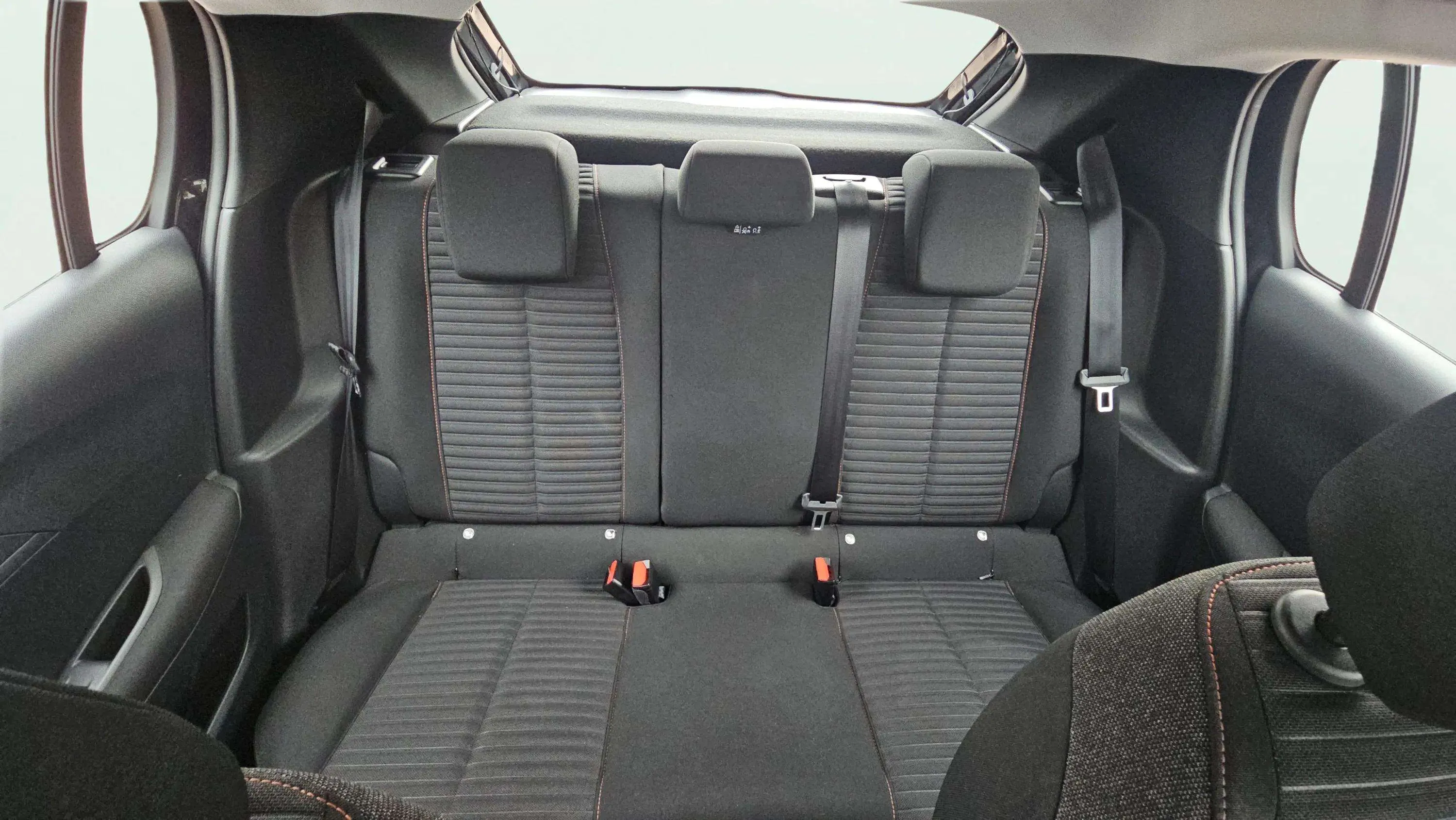 Peugeot 208 BlueHDi Active Pack - foto 17