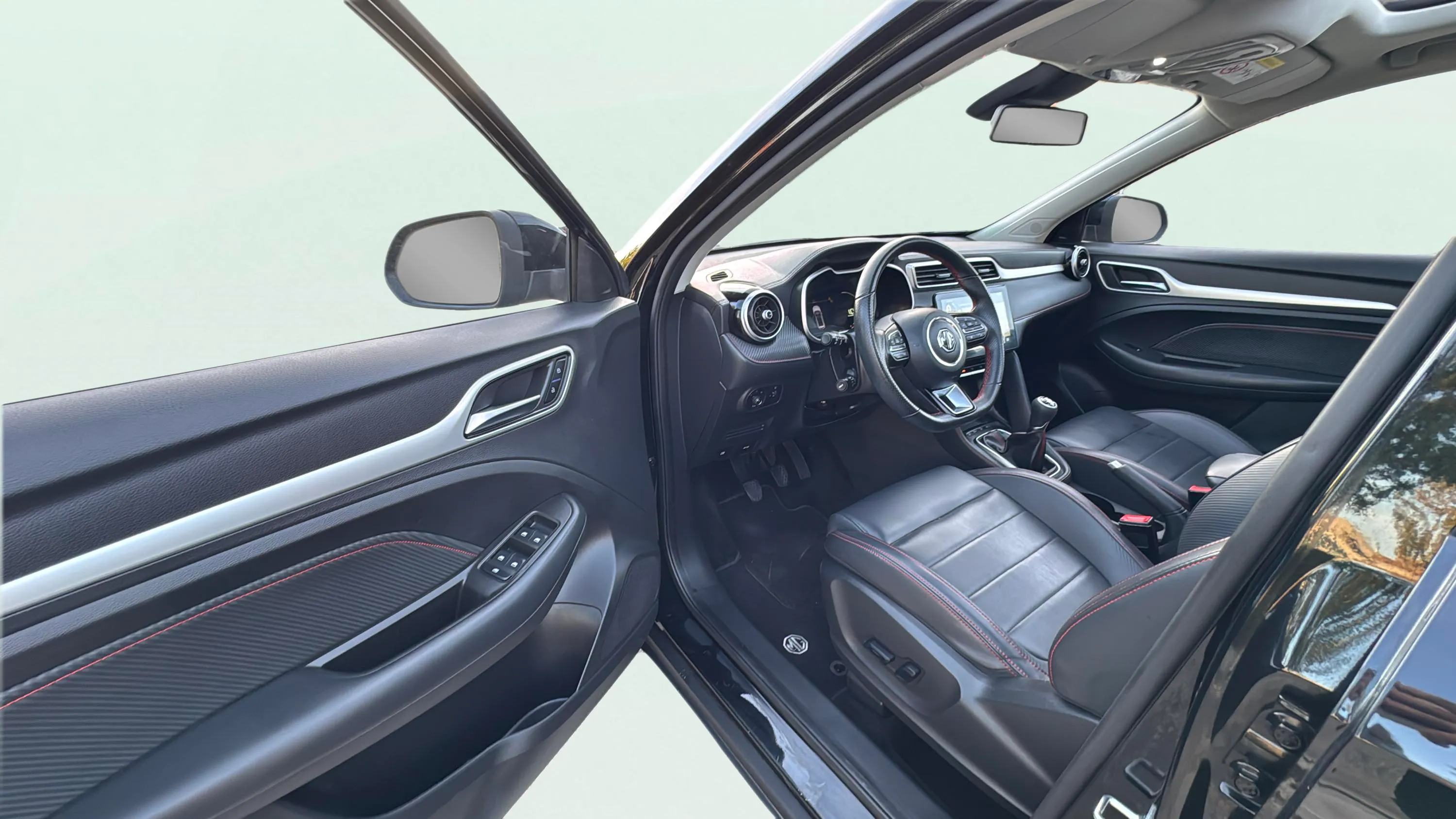MG ZS 1.0T Luxury - foto 27