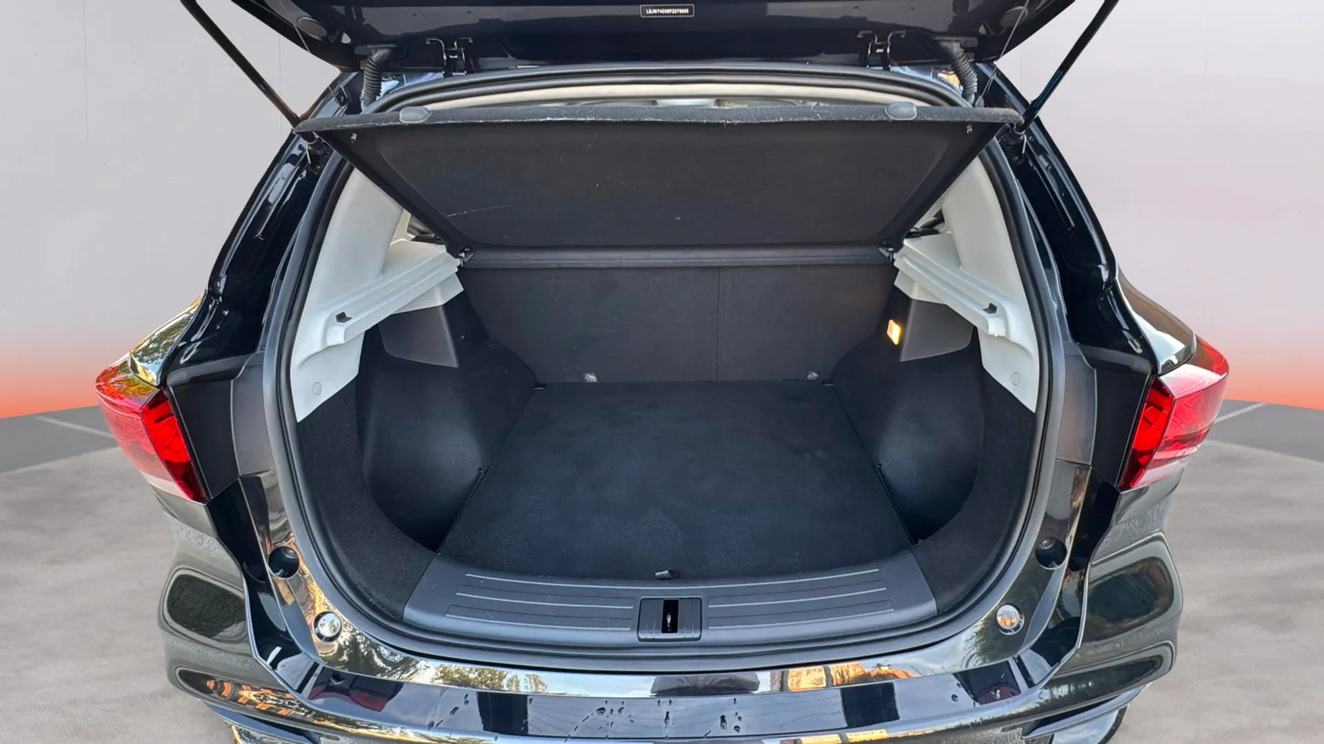 MG ZS 1.0T Luxury - foto 29