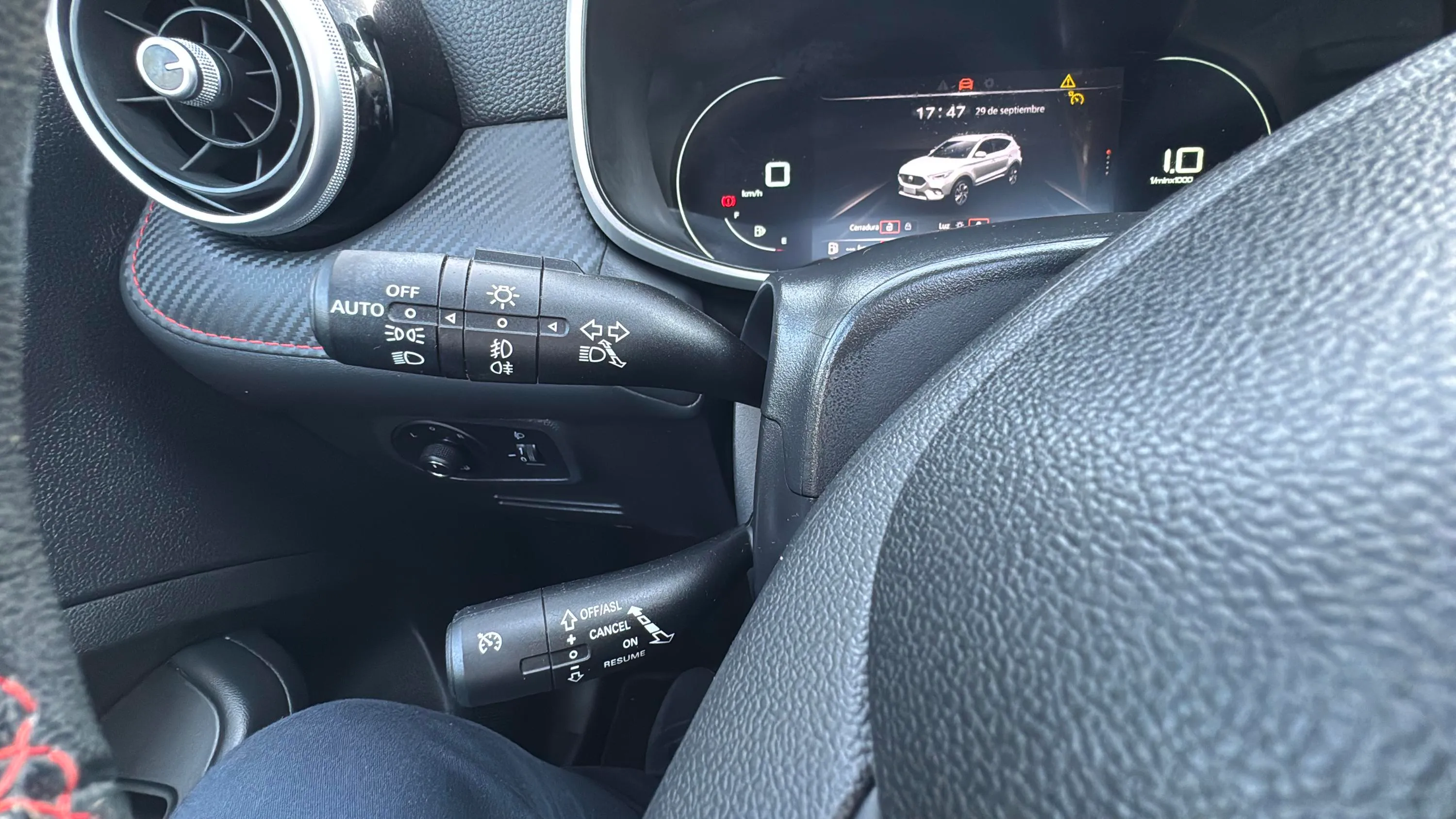 MG ZS 1.0T Luxury - foto 16