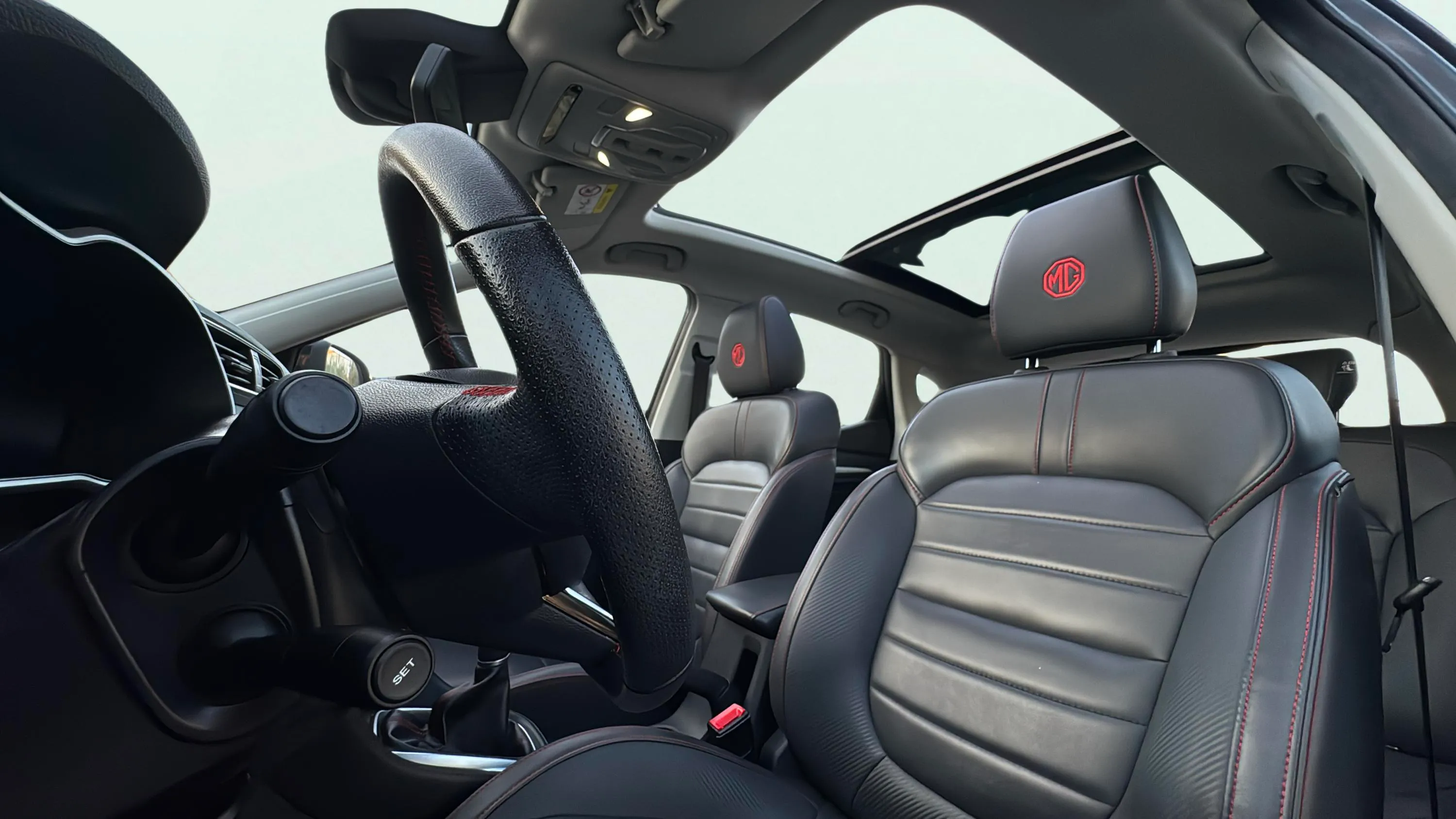 MG ZS 1.0T Luxury - foto 10