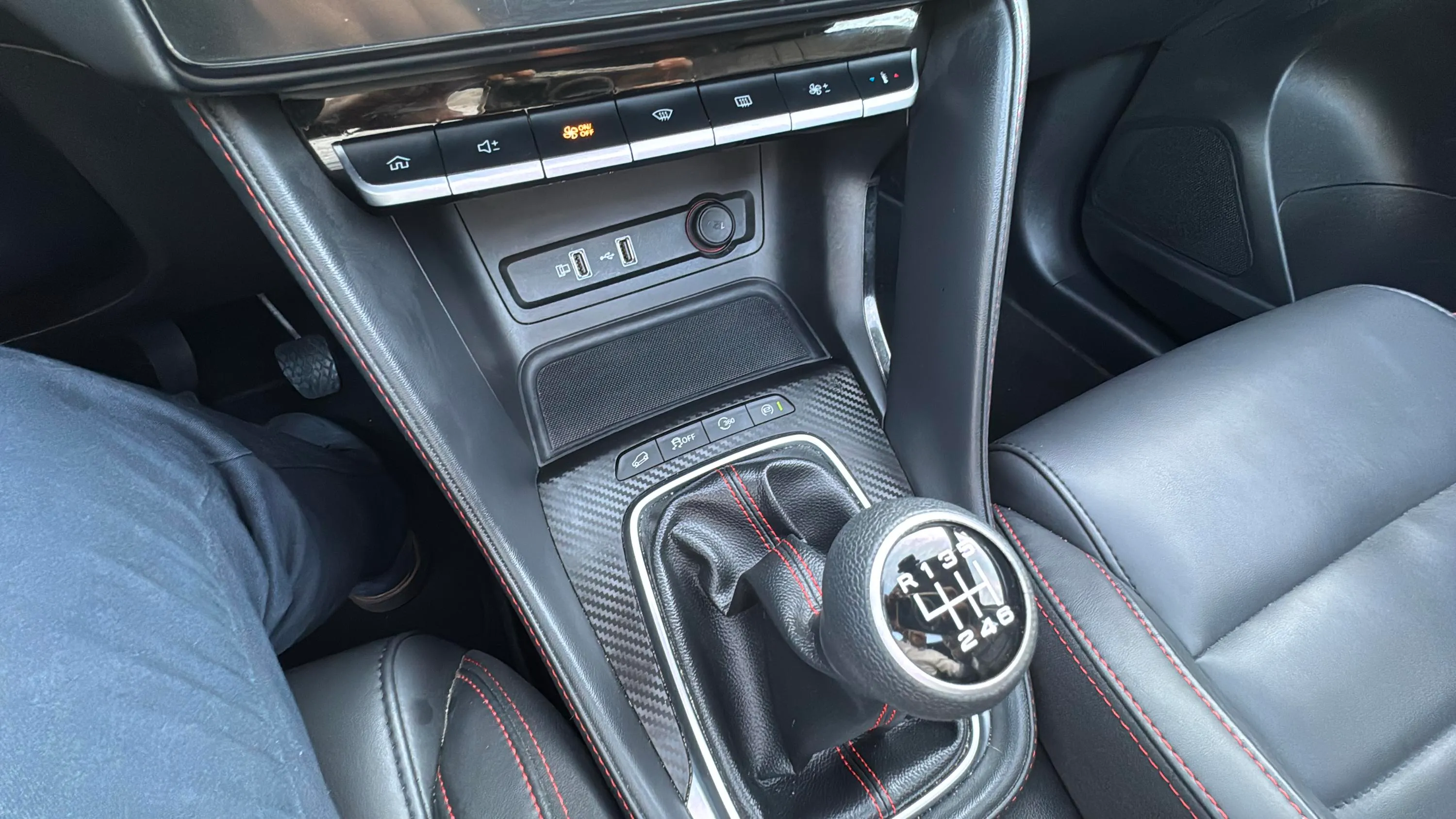 MG ZS 1.0T Luxury - foto 26