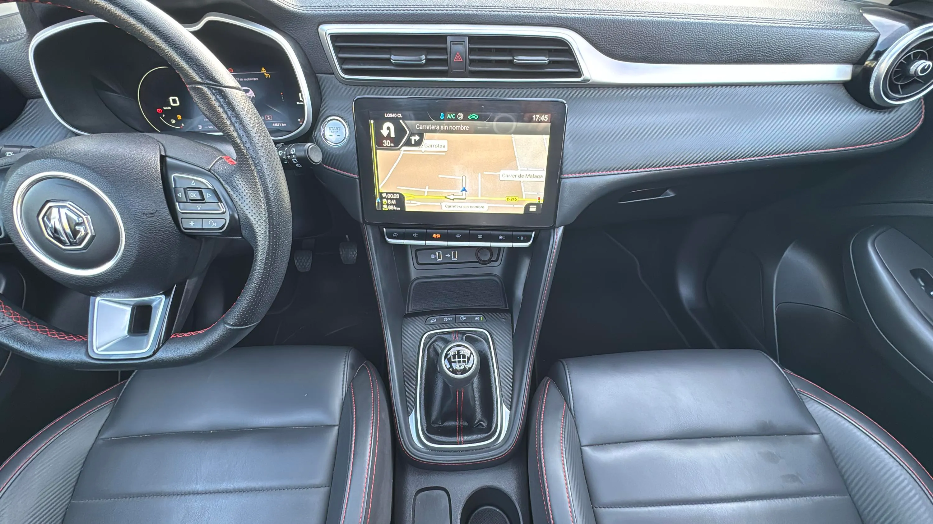 MG ZS 1.0T Luxury - foto 12