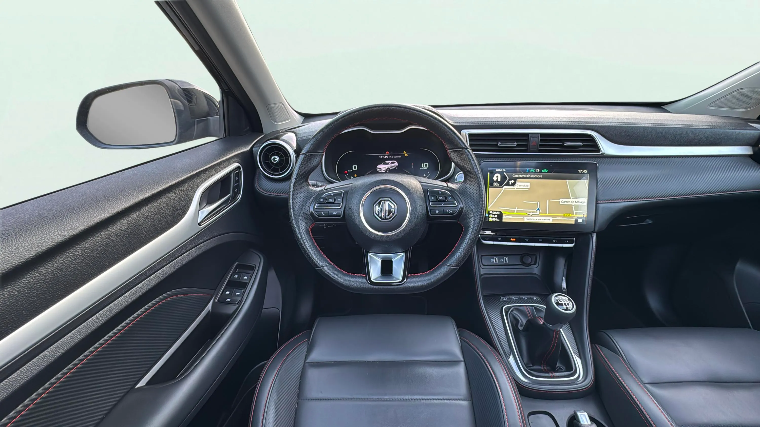 MG ZS 1.0T Luxury - foto 13
