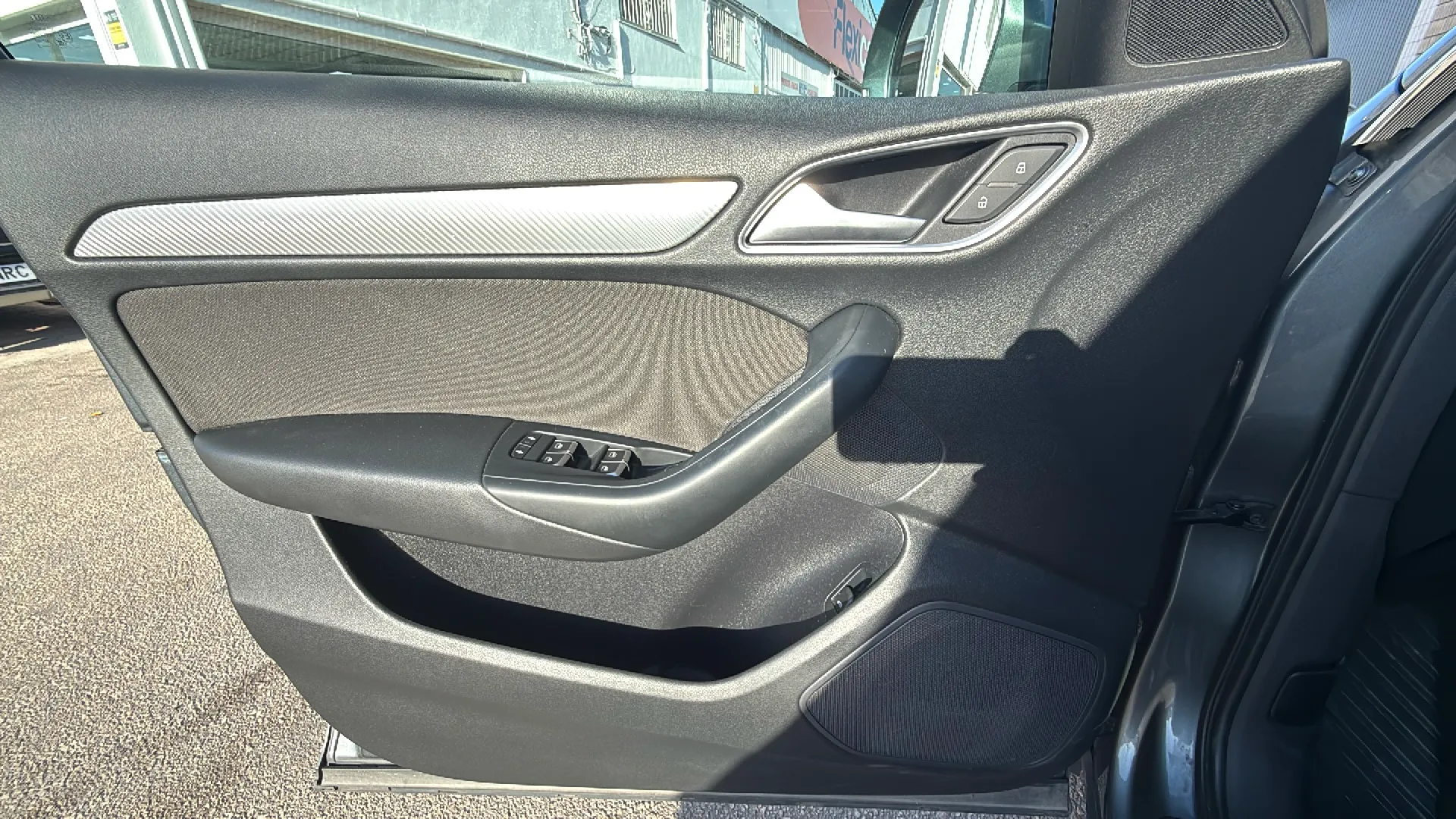 Audi Q3 2.0 TDI - foto 9
