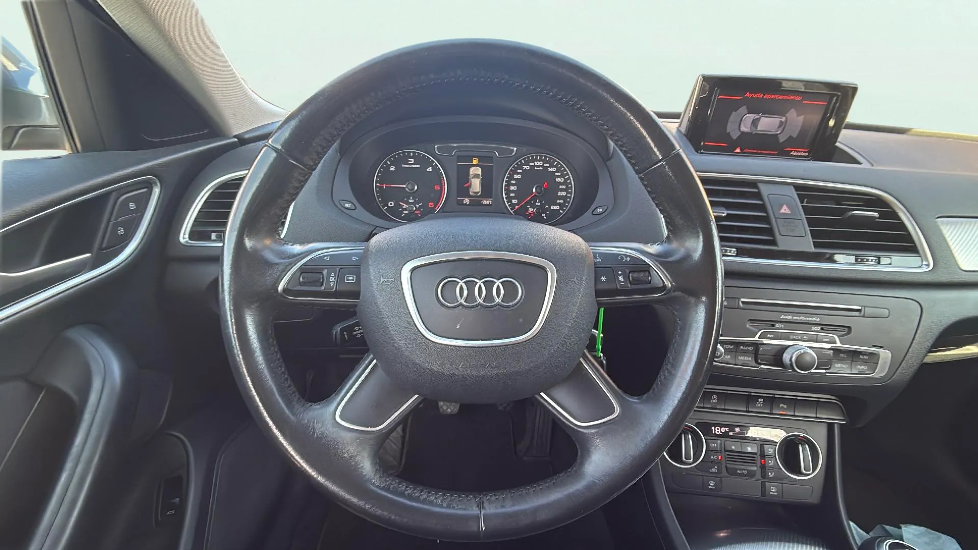 Audi Q3 2.0 TDI - foto 10