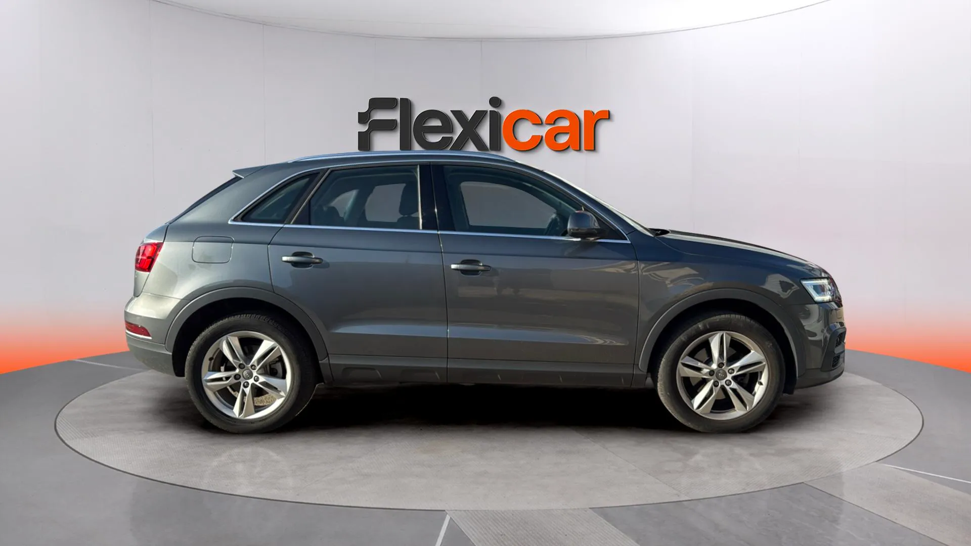 Audi Q3 2.0 TDI - foto 2