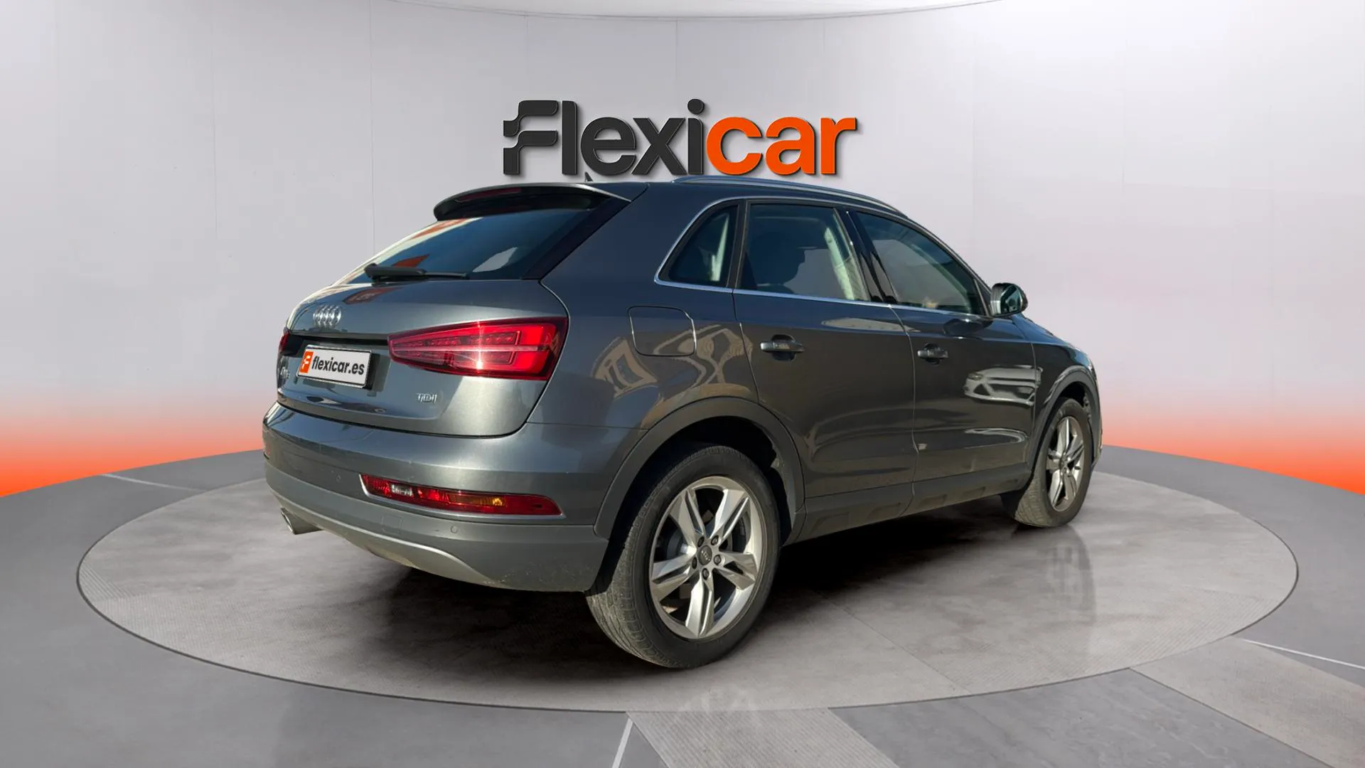 Audi Q3 2.0 TDI - foto 3