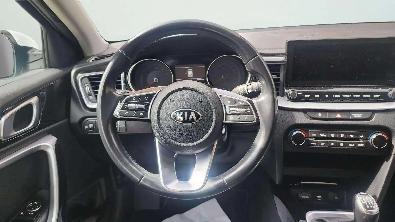 Kia XCeed 1.0 T-GDi Tech - foto 12
