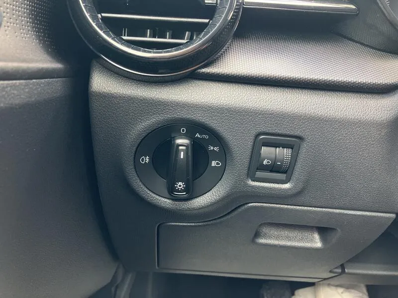 Škoda Fabia Essence 1.0 TSI - foto 20