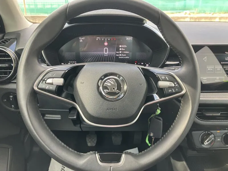 Škoda Fabia Essence 1.0 TSI - foto 14