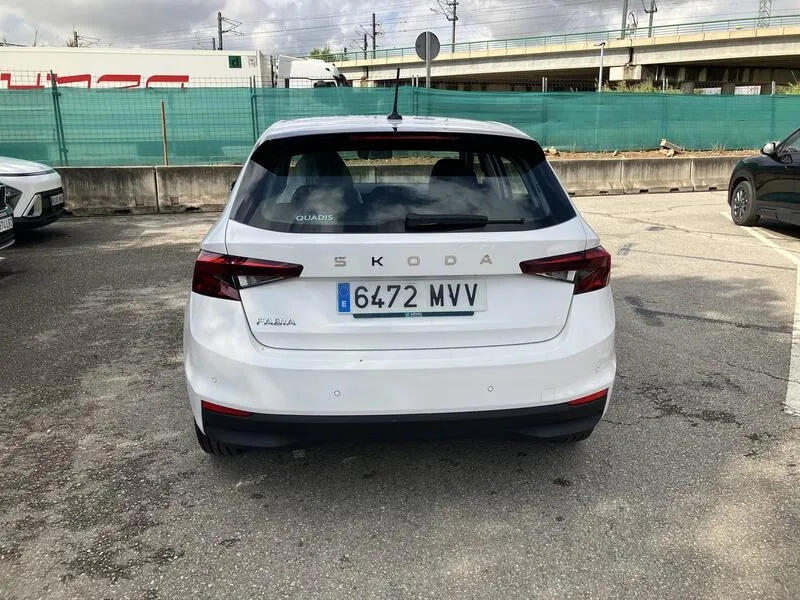 Škoda Fabia Essence 1.0 TSI - foto 5