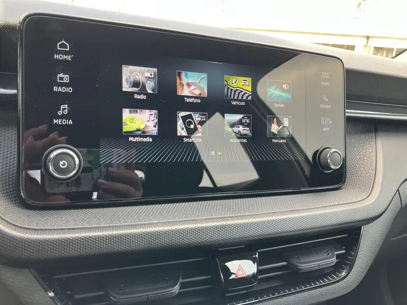 Škoda Fabia Essence 1.0 TSI - foto 17