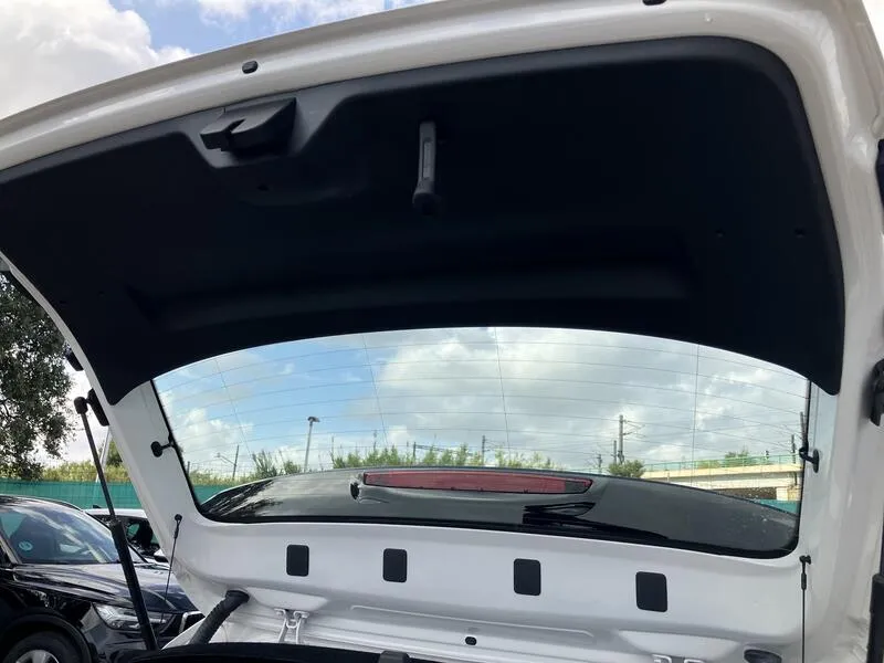 Škoda Fabia Essence 1.0 TSI - foto 33