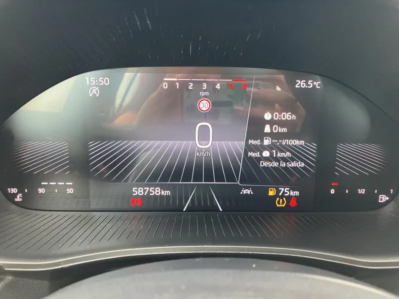 Škoda Fabia Essence 1.0 TSI - foto 21