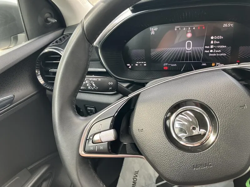 Škoda Fabia Essence 1.0 TSI - foto 15