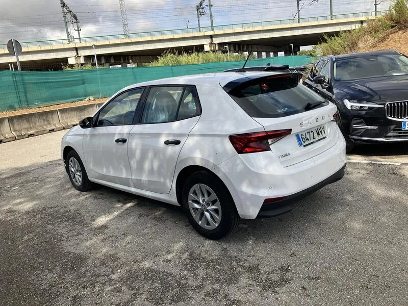 Škoda Fabia Essence 1.0 TSI - foto 4