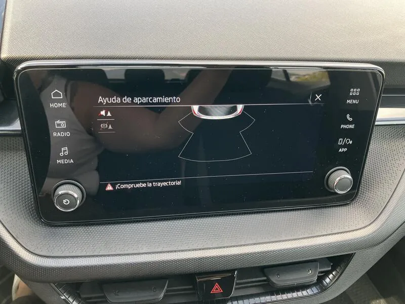 Škoda Fabia Essence 1.0 TSI - foto 19