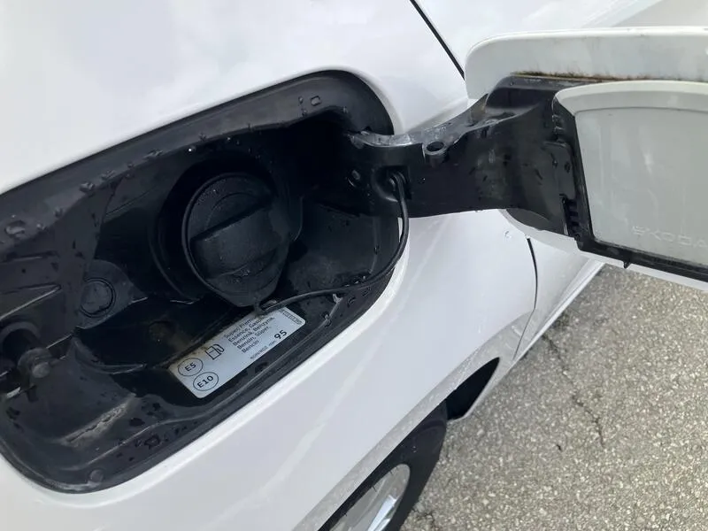 Škoda Fabia Essence 1.0 TSI - foto 35