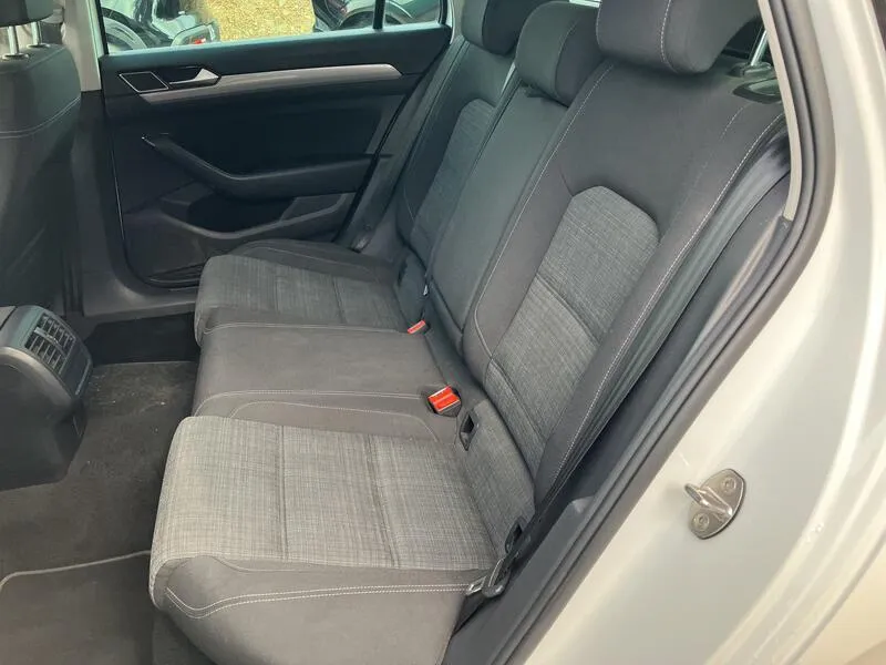 Volkswagen Passat Variant Executive 2.0 TDI - foto 24