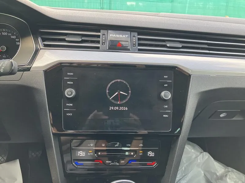 Volkswagen Passat Variant Executive 2.0 TDI - foto 18