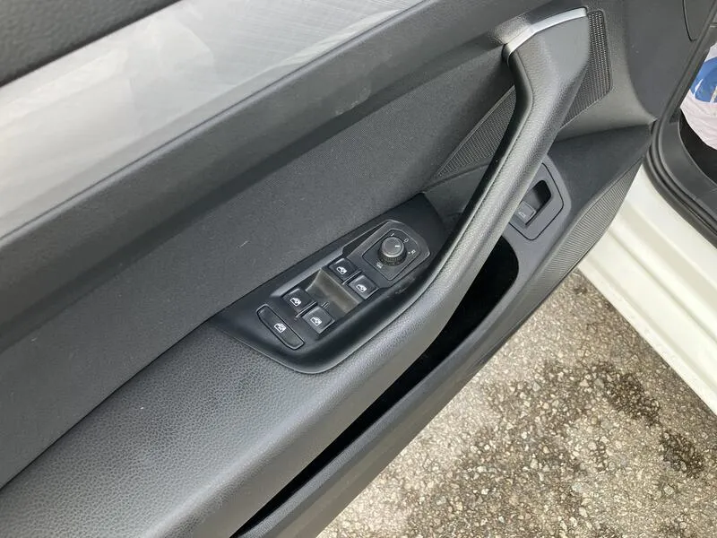 Volkswagen Passat Variant Executive 2.0 TDI - foto 12