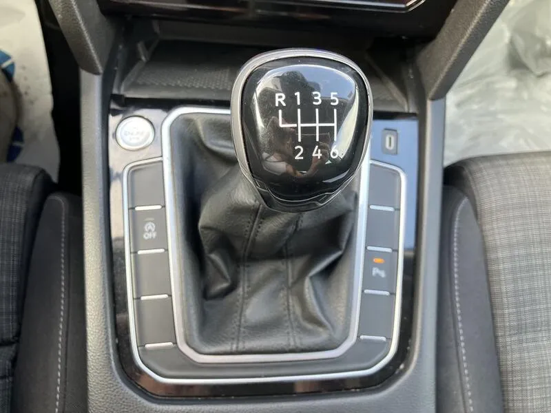 Volkswagen Passat Variant Executive 2.0 TDI - foto 22