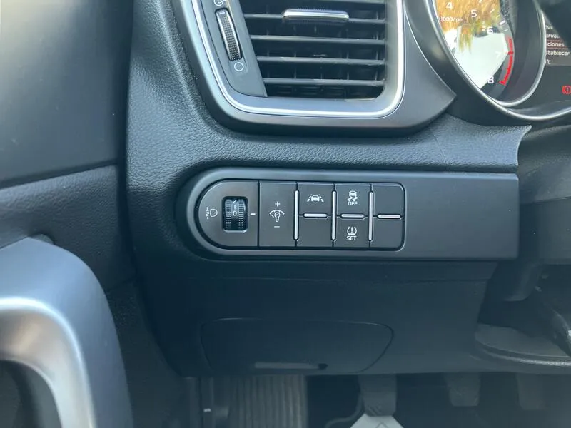 Kia XCeed 1.0 T-GDi Drive - foto 18