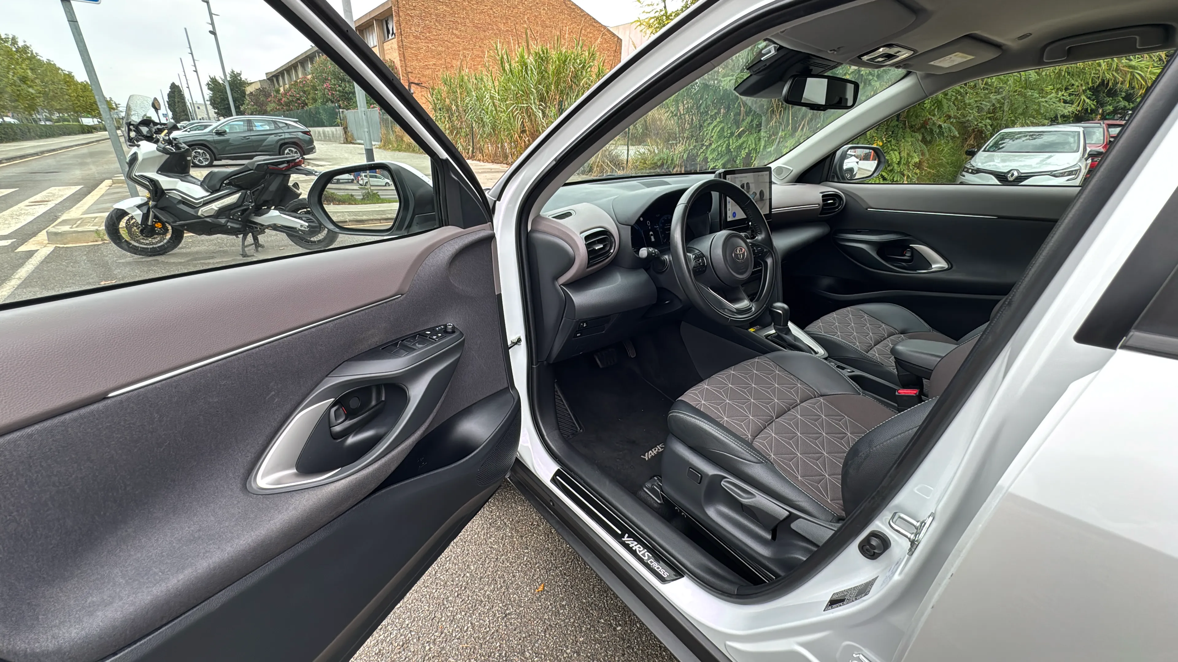 Toyota Yaris Cross 1.5 130H Style - foto 29