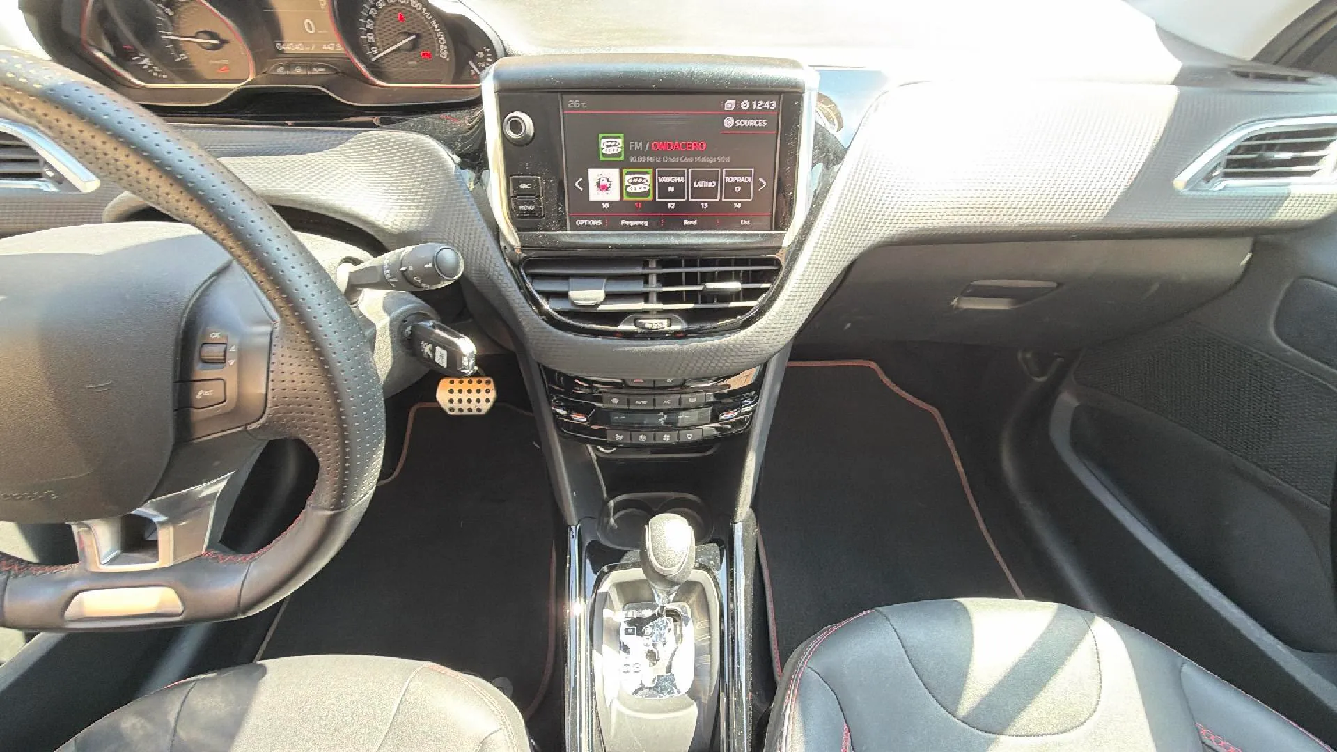 Peugeot 2008 Allure 1.2 PureTech - foto 13