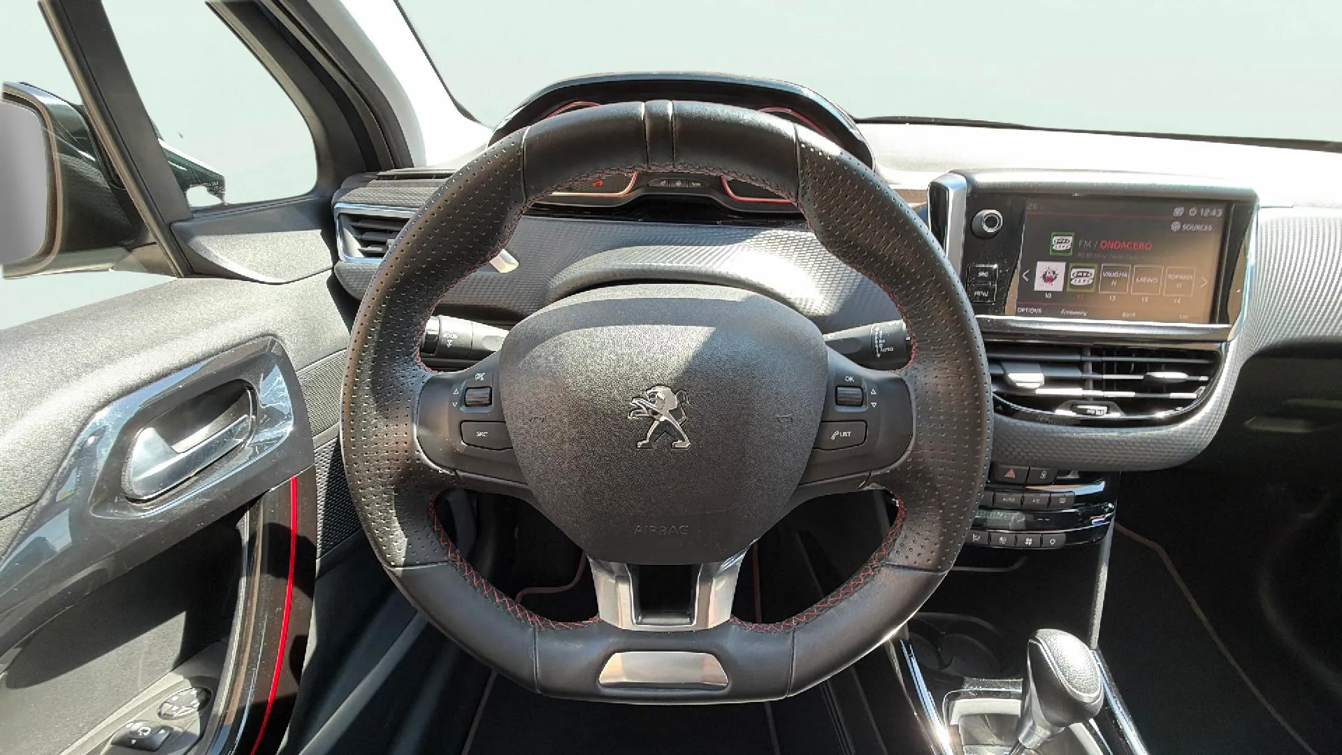 Peugeot 2008 Allure 1.2 PureTech - foto 11