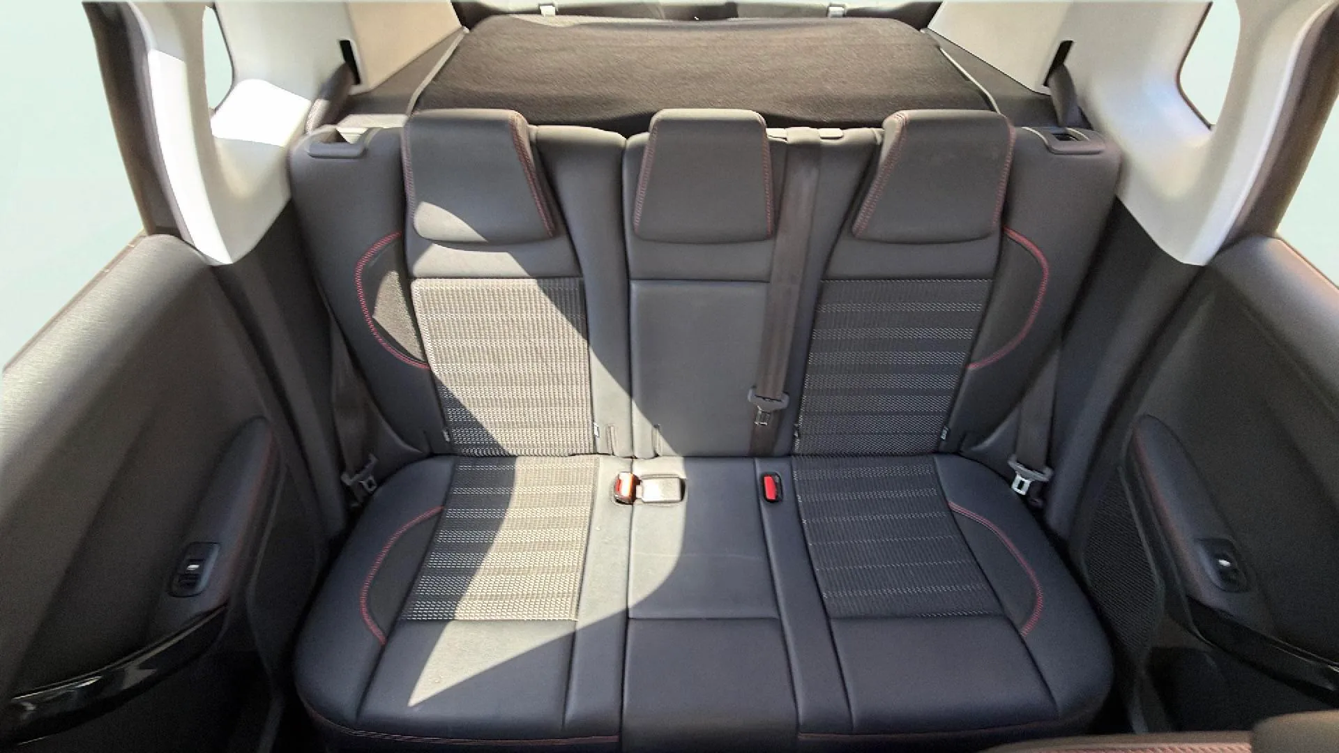 Peugeot 2008 Allure 1.2 PureTech - foto 17