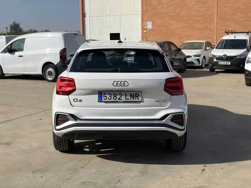 Audi Q2 S line 30 TDI - foto 5