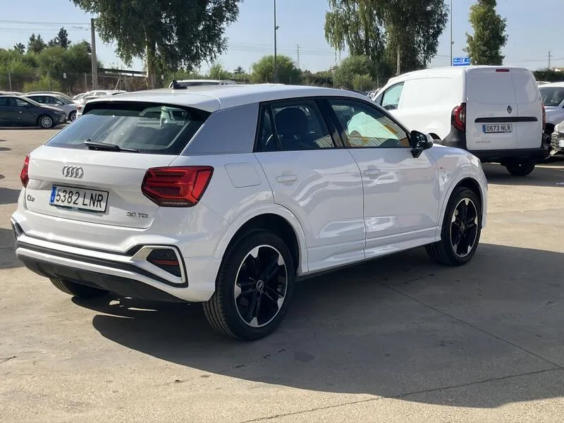 Audi Q2 S line 30 TDI - foto 6