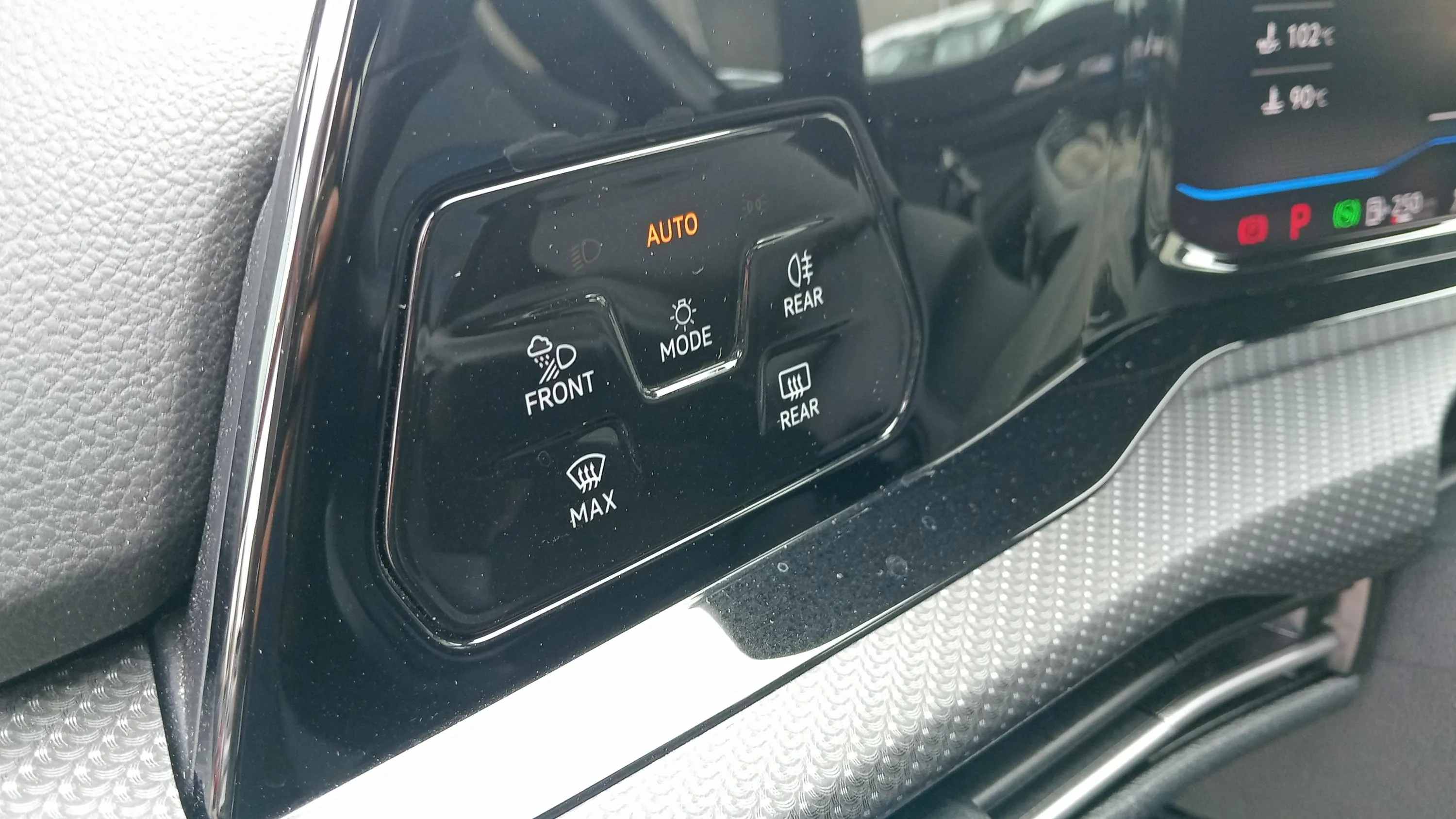 Volkswagen Golf R 2.0 TSI 4Motion DSG - foto 20
