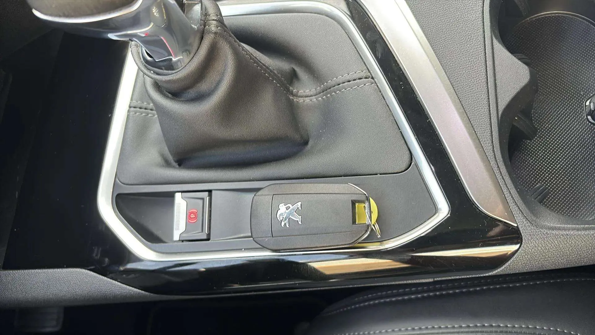Peugeot 3008 1.2 PureTech Active - foto 16