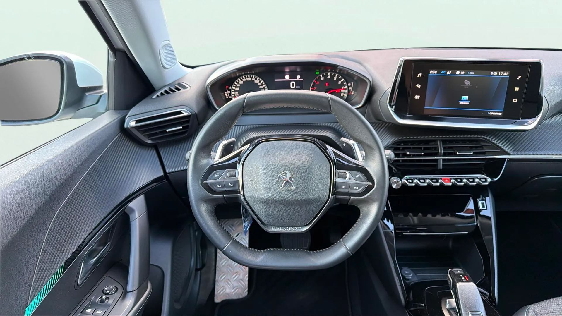 Peugeot 2008 Allure BlueHDi 130 EAT8 - foto 9
