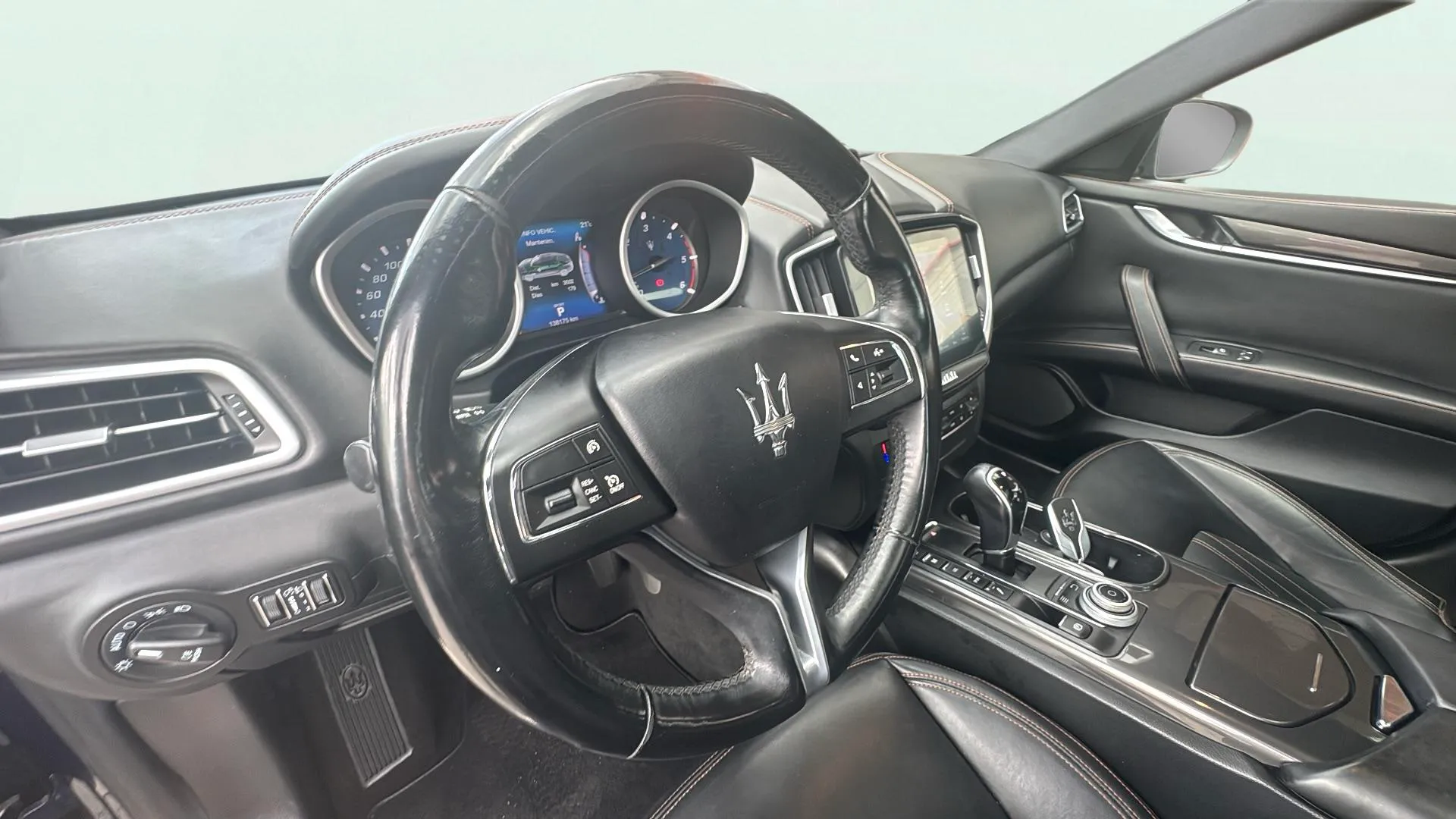 Maserati Ghibli 3.0 V6 DS RWD - foto 11