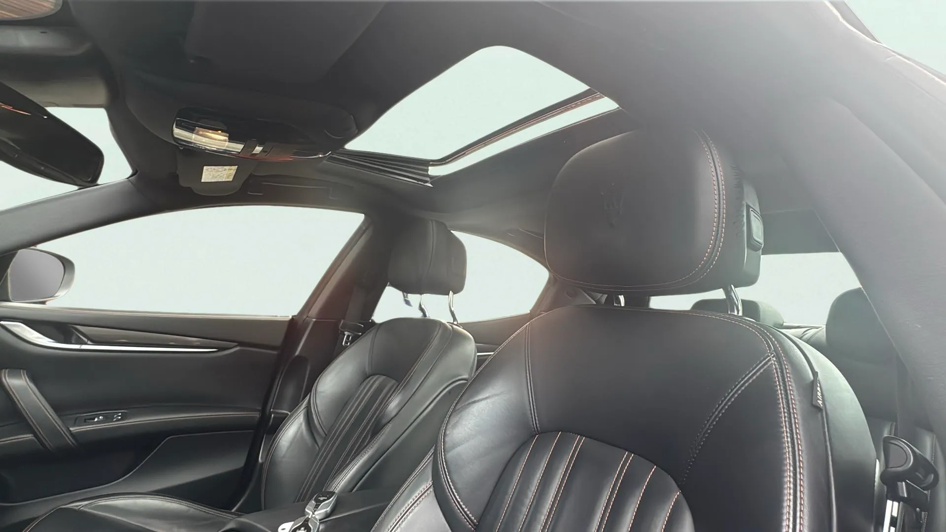 Maserati Ghibli 3.0 V6 DS RWD - foto 22