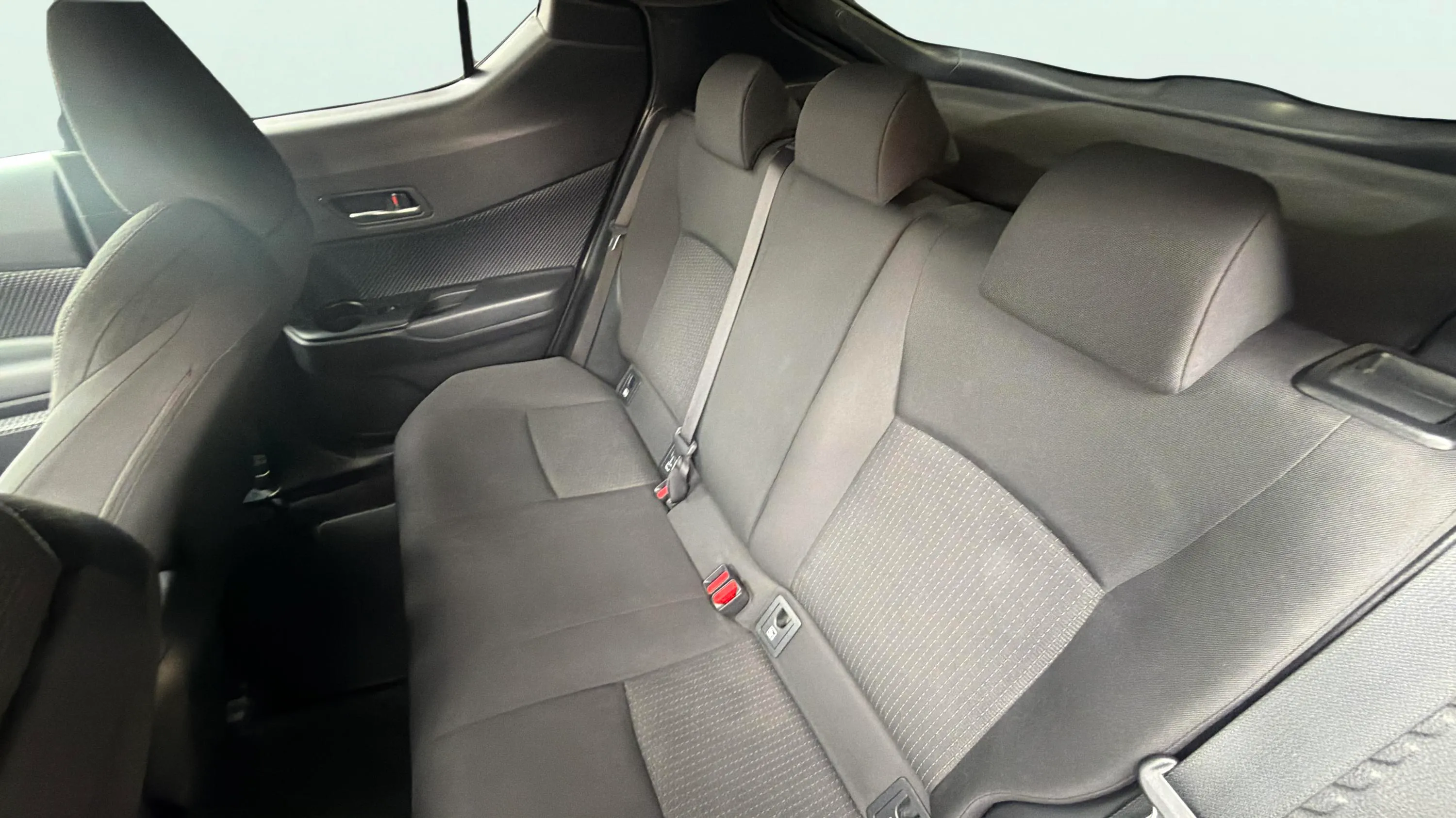 Toyota C-HR 1.8 125H Advance - foto 19