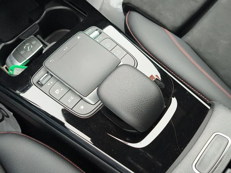 Mercedes-Benz Clase A A 250 e - foto 13