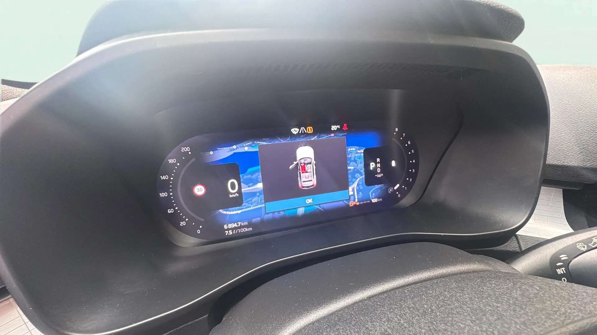 Volvo XC40 2.0 B3 G Essential - foto 13