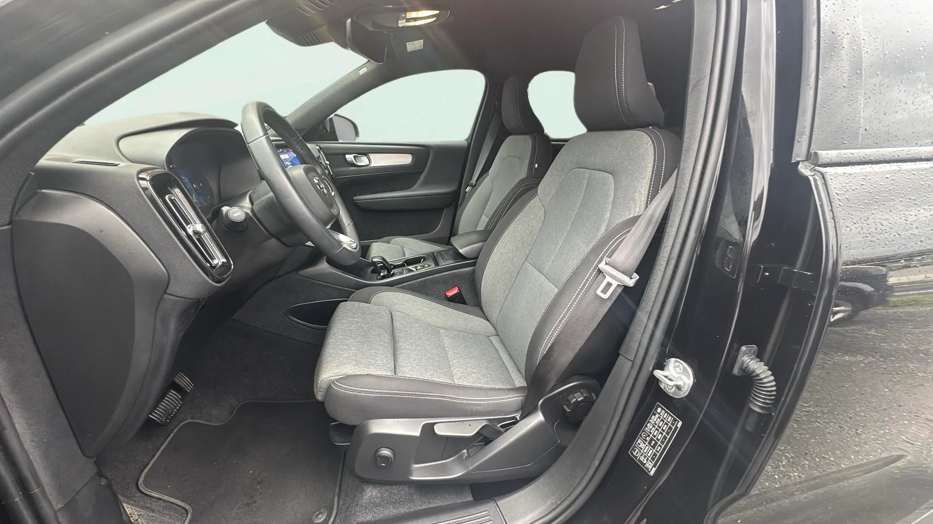 Volvo XC40 2.0 B3 G Essential - foto 14