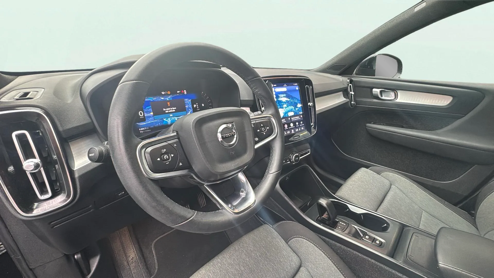 Volvo XC40 2.0 B3 G Essential - foto 11