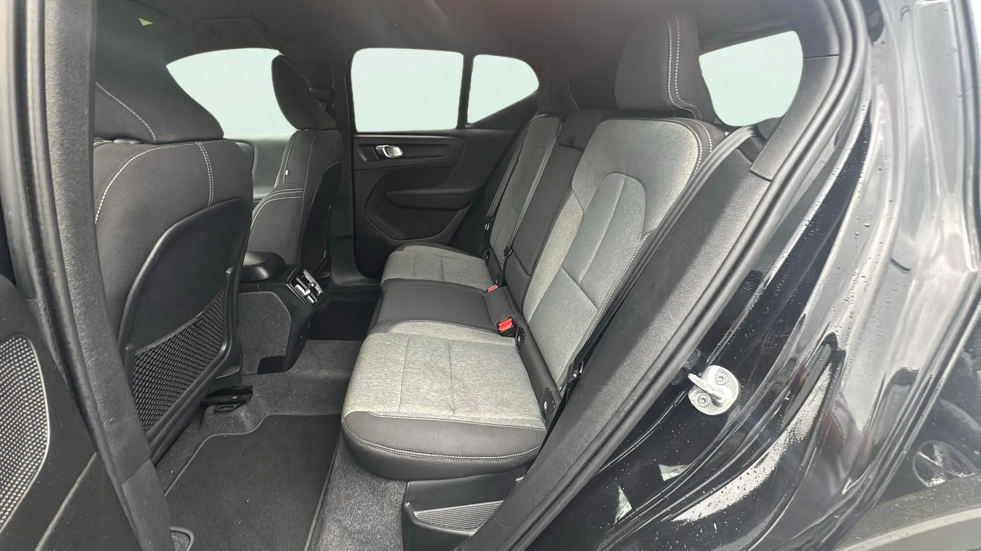 Volvo XC40 2.0 B3 G Essential - foto 15