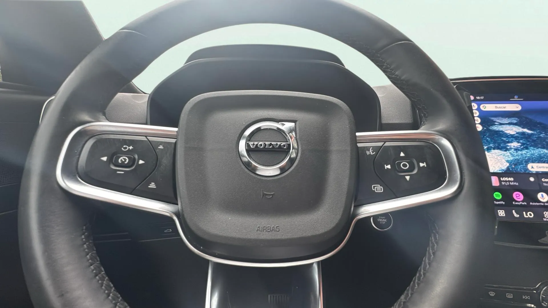 Volvo XC40 2.0 B3 G Essential - foto 17