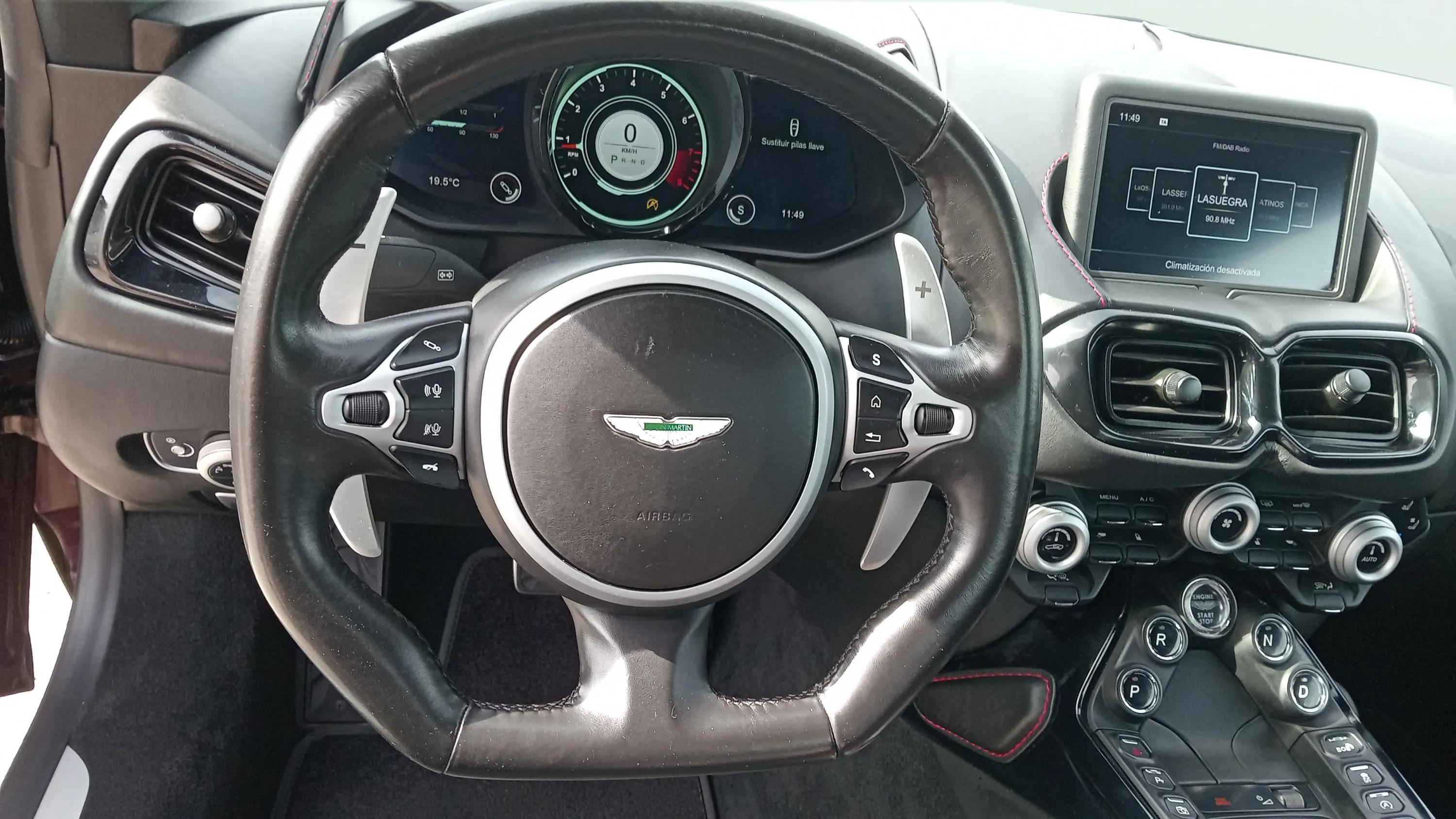 Aston Martin Vantage 4.0 V8 - foto 14
