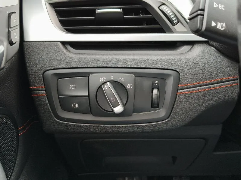 BMW X1 sDrive18d - foto 29