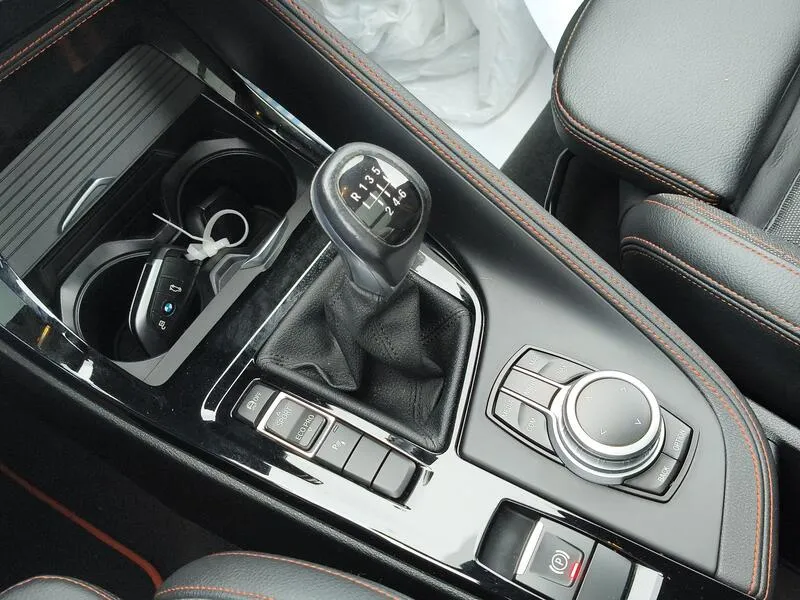 BMW X1 sDrive18d - foto 13