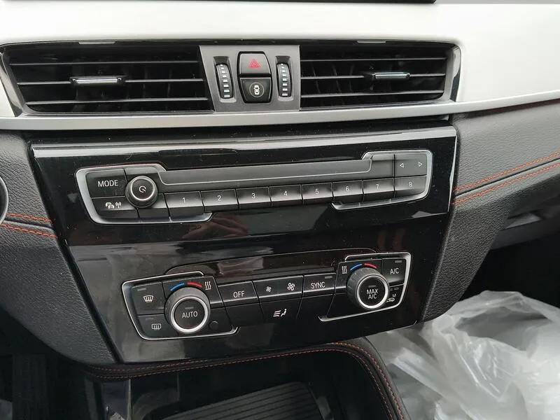 BMW X1 sDrive18d - foto 12